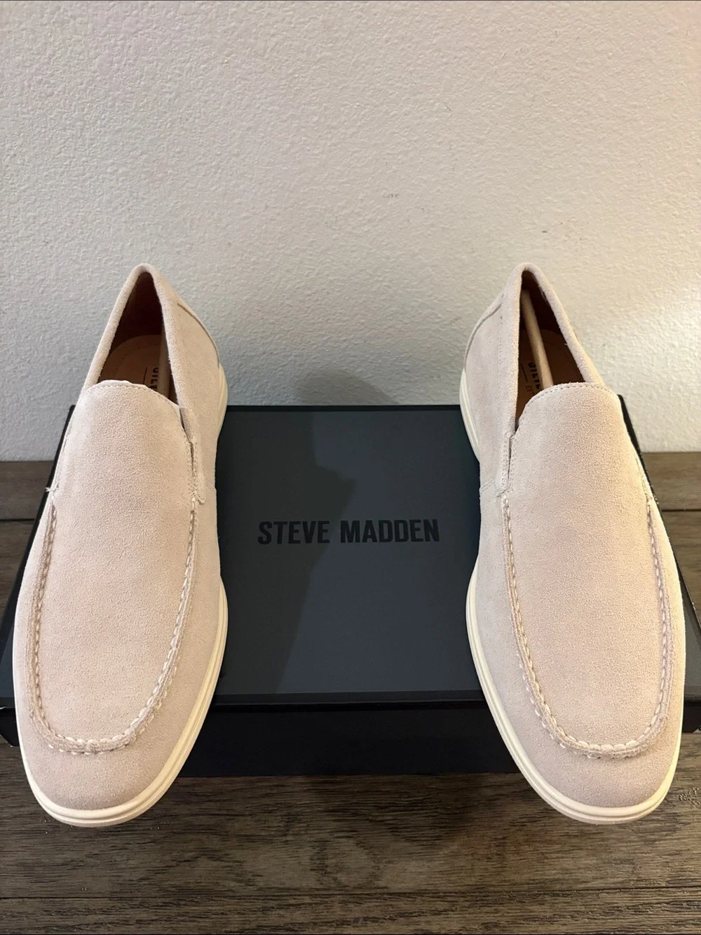 NIB [Steve Madden] Linux Slip-On Loafer Shoes Beige Suede Men’s Multiple Sizes